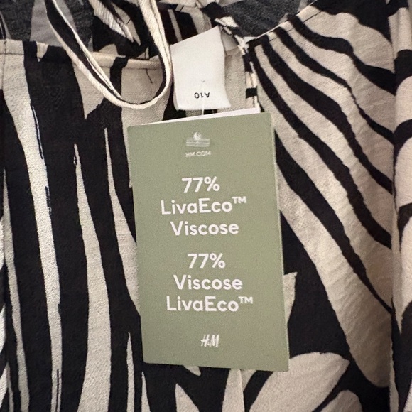 A-Line pattern dress new with tags - Picture 3 of 7